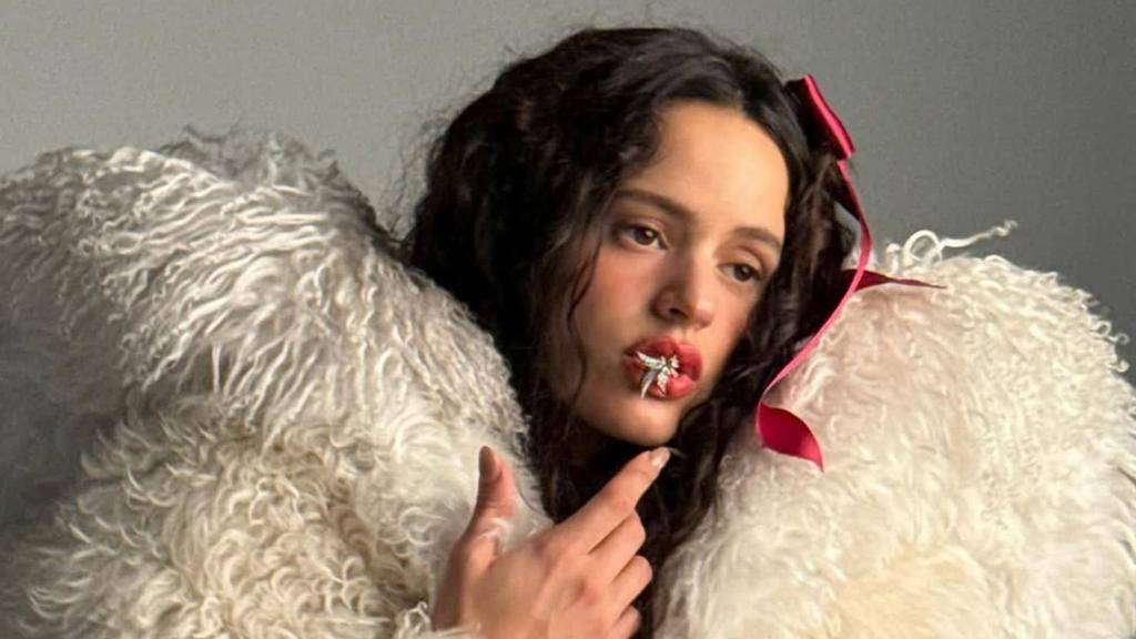 Se filtró la fecha de lanzamiento del disco de Rosalía y la artista se enojó