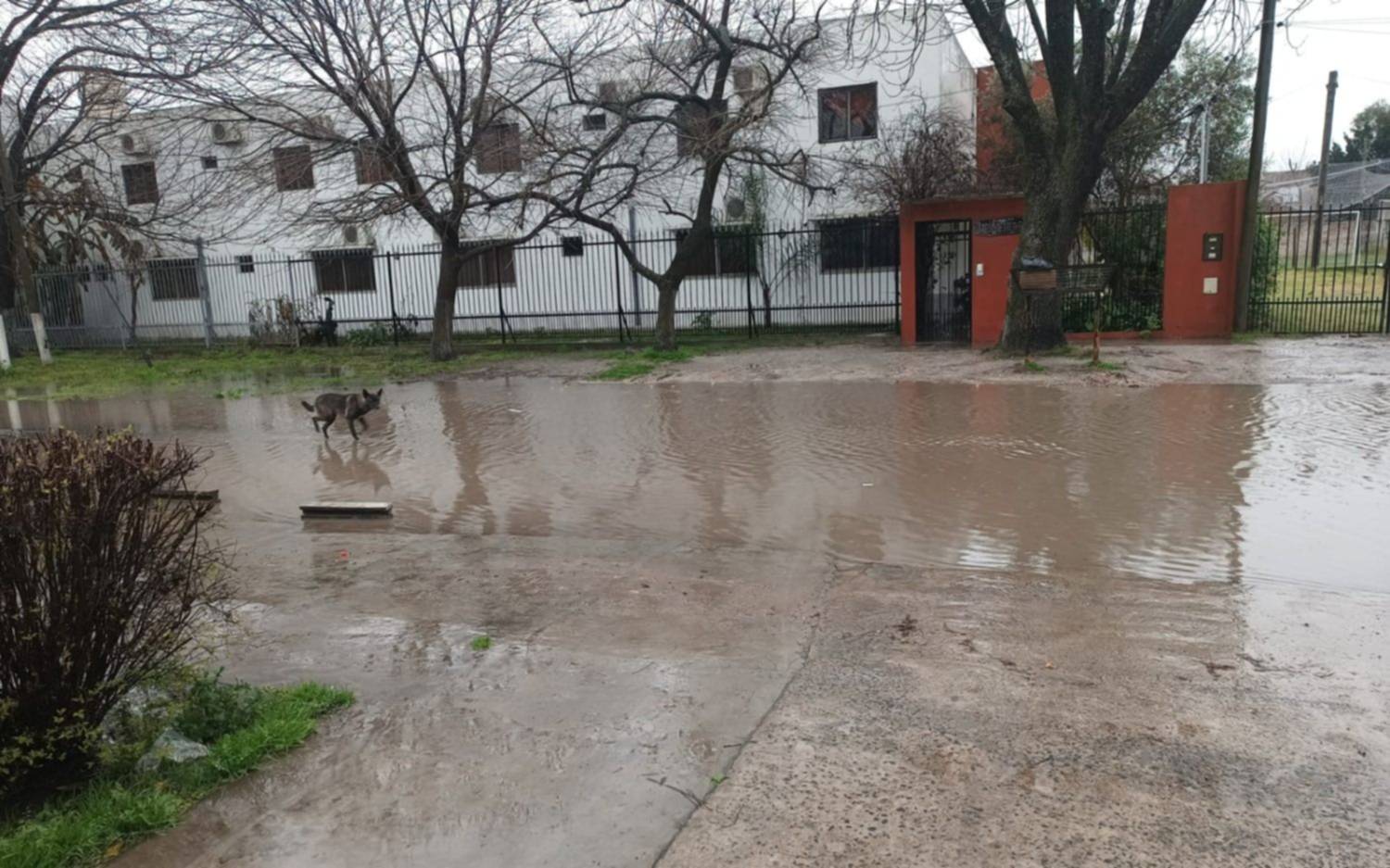 Un hogar de ancianos anegado en Los Hornos durante la tormenta
