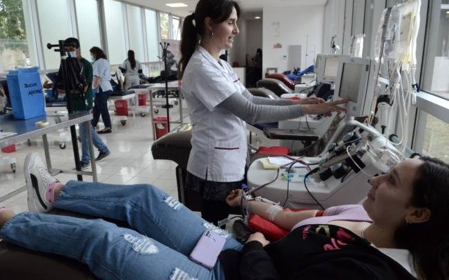 Fuerte caída de donantes de sangre en La Plata: "Preocupa porque las transfusiones no se detienen"