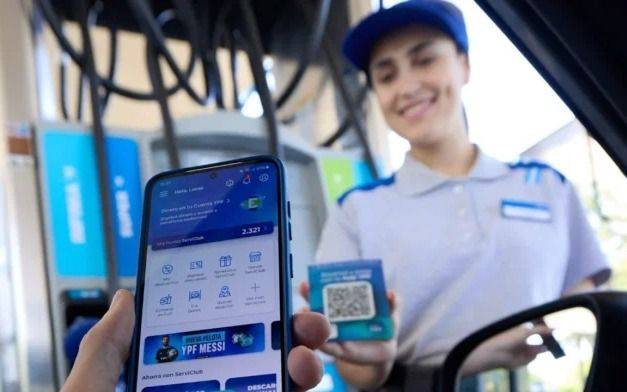 Cómo aprovechar en La Plata el beneficio que anunció YPF en combustibles
