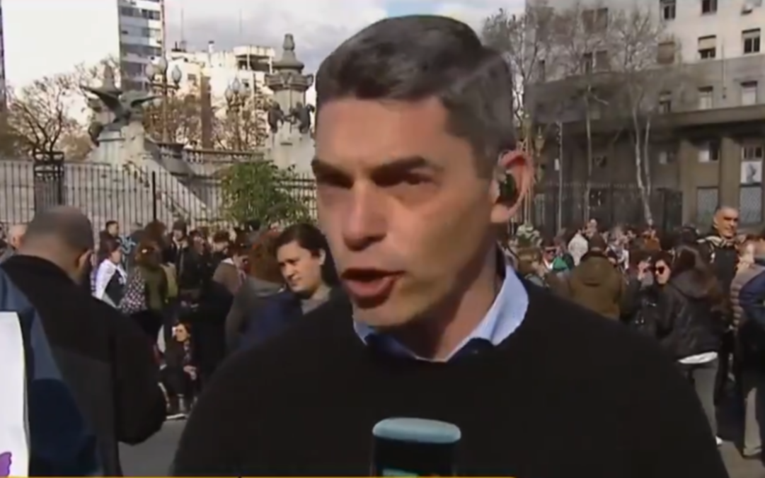 Santiago Martella, movilero de TN, se quebró en plena cobertura por la emergencia en discapacidad