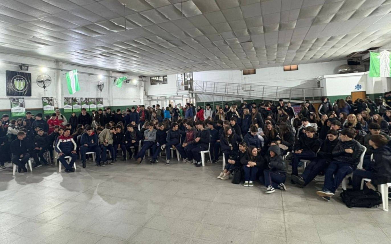 "Jóvenes con banca": se realizó el debate entre estudiantes y candidatos a concejales en La Plata
