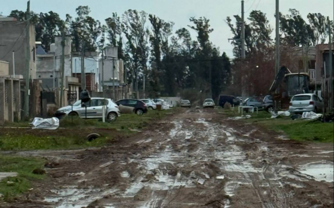 Lisandro Olmos: vecinos denuncian calles intransitables y caos por obras