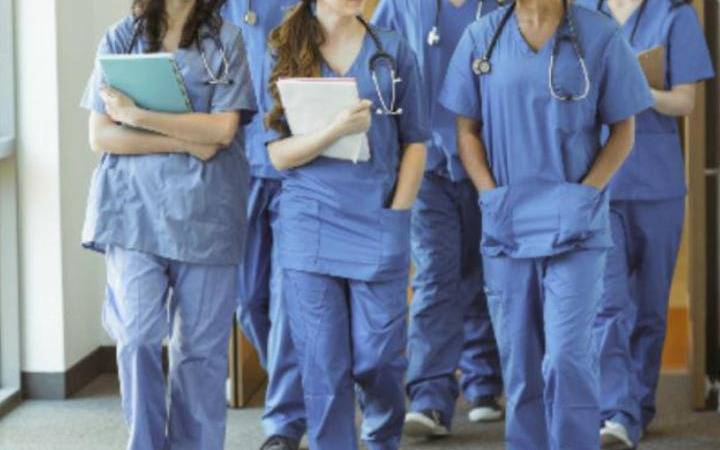 Listado confirmado de ingresantes a residencias 2025: dieron puntos extra a quienes estudiaron en el país