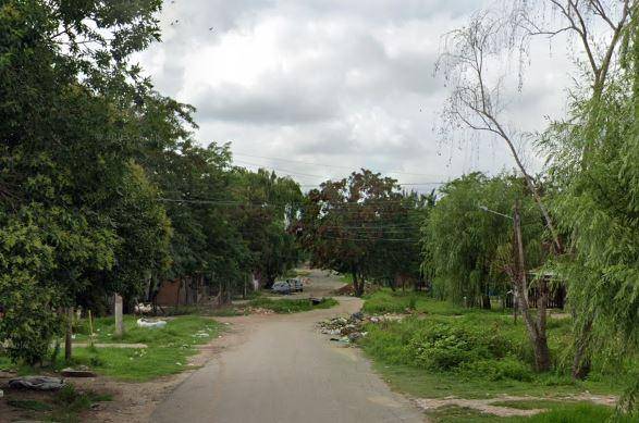 Con un arma tumbera le disparó en la cara a su pareja: está prófugo