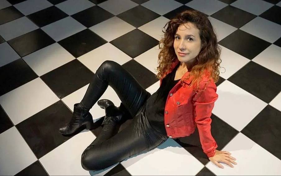 "Cantoras Bonaerenses" se presenta en Quilmes con un show en vivo de Daniela Herrero