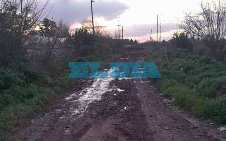 Vecinos de Etcheverry denunciaron calles intransitables tras las lluvias