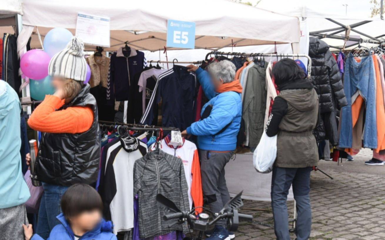 Manteros del Parque Saavedra fueron relocalizados en el Paseo de Compras de Villa Elvira