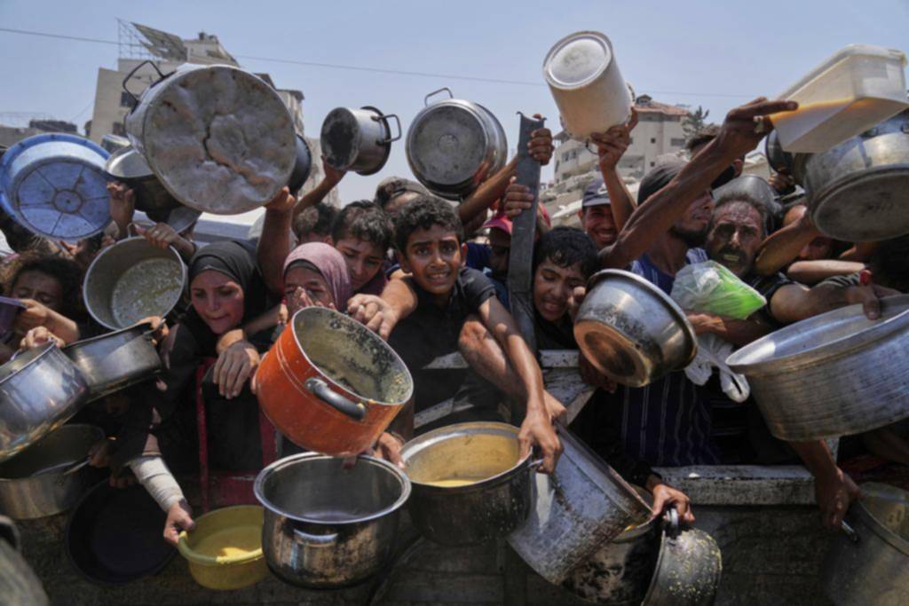 Hambruna y ataques: el foco en el drama en Gaza