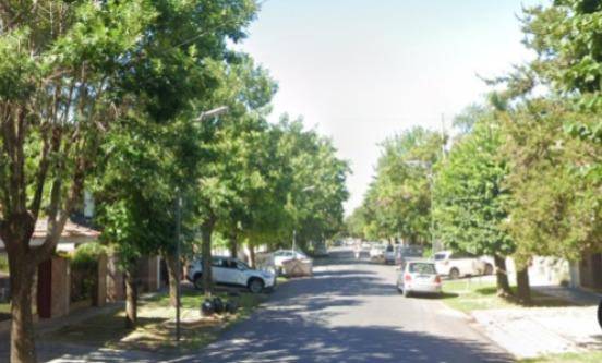 Revuelcan a una mujer en medio de un asalto