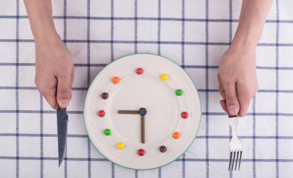 ¡Rompe tu Ayuno Intermitente Correctamente! Guía Completa para Evitar Problemas de Salud