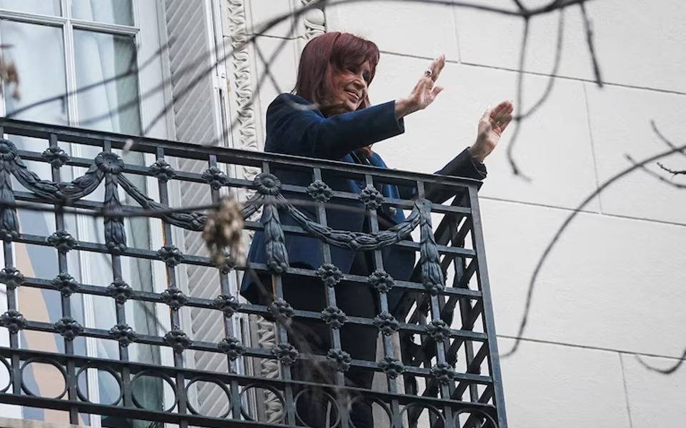 Cristina Kirchner acudirá a la Corte Suprema para pedir que le quiten la tobillera