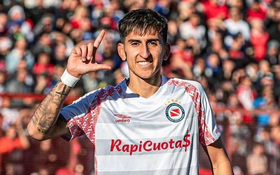 VIDEOS. Gol y asistencia exquisita: el ex Gimnasia Alan Lescano brilló en la goleada del Bicho ante Racing