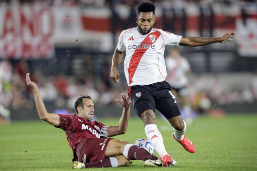 River va a Lanús para seguir en lo más alto