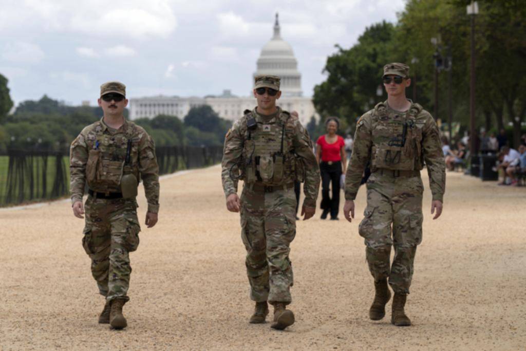 Trump quiere desplegar militares en más ciudades bajo liderazgo demócrata