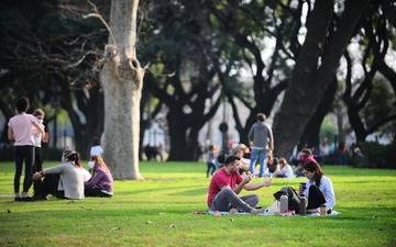 Empieza un "veranito" en pleno invierno en Quilmes