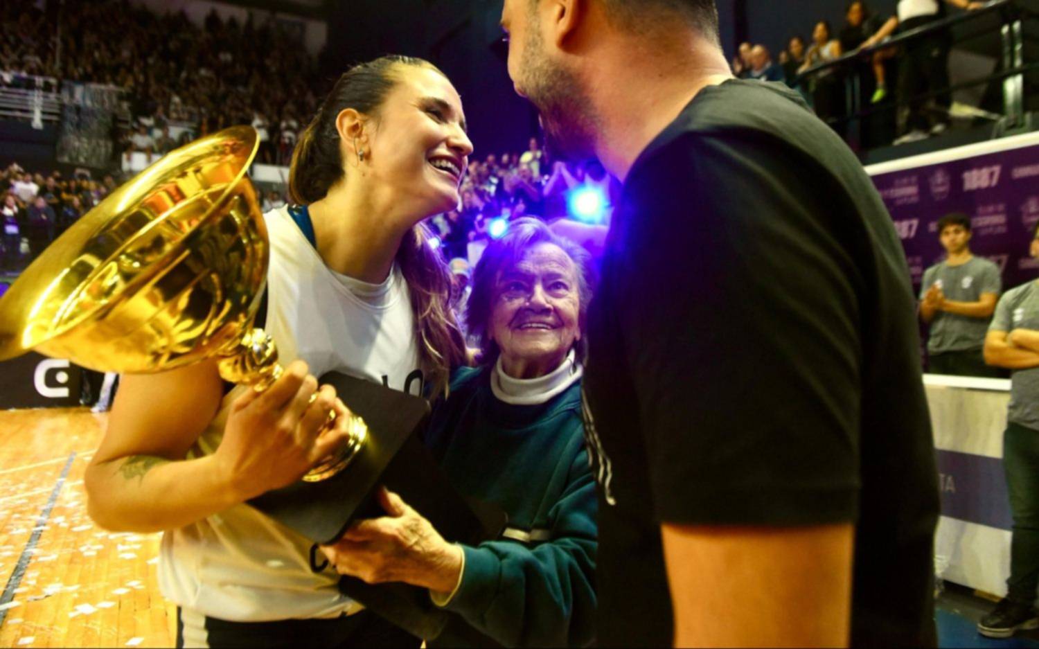 ¡Alicia Casamiquela cumplió 90 años!: un ejemplo gigante desde La Plata al mundo