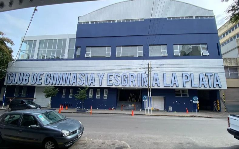 Gimnasia abonó los sueldos adeudados tras varios días de reclamo de los trabajadores