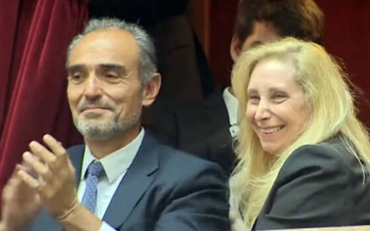 “Lule” Menem, en el ojo de la tormenta: el Gobierno, “por ahora”, lo sostiene