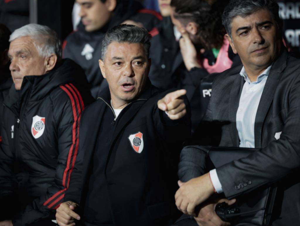 Gallardo se fue enojado de Lanús y no quiso polemizar con la prensa