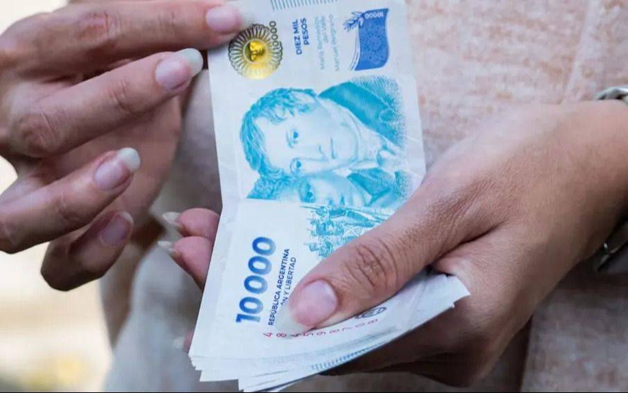 Estatales, docentes, judiciales, IPS y más: día por día, el cronograma de pago de haberes en Provincia, que vienen con aumento