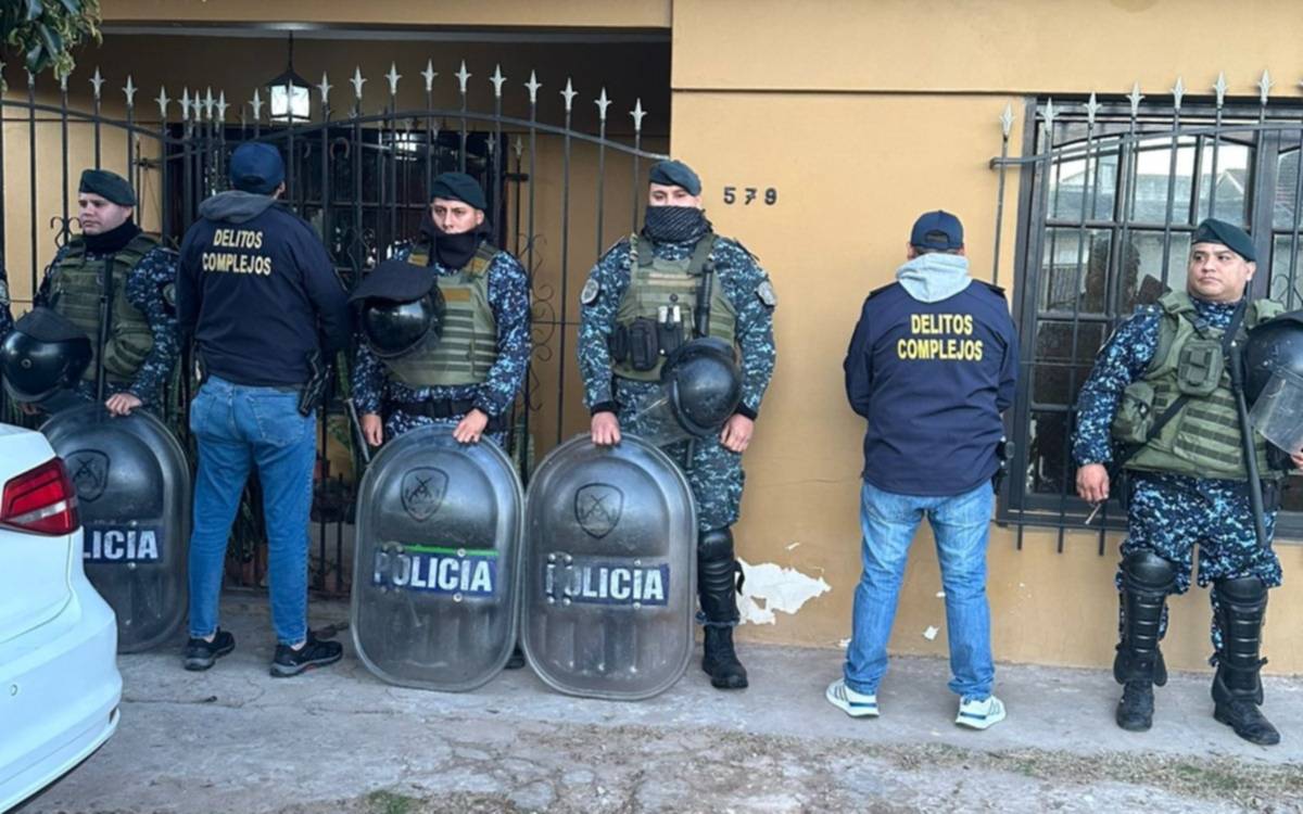  Allanamientos en La Plata para desarticular una red de explotación sexual de mujeres: operaban en varias provincias