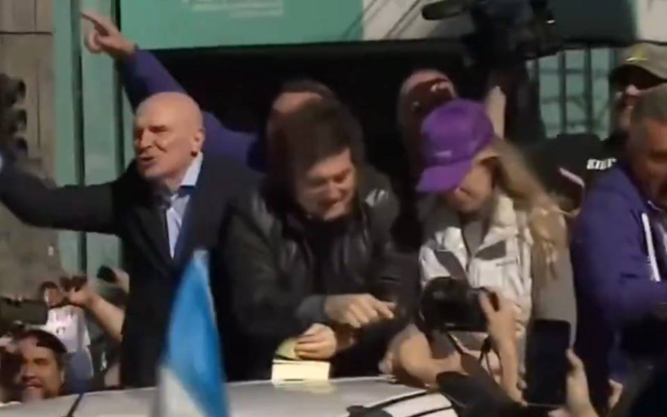 "Kirchnerismo en estado puro": Adorni se refirió al ataque a la caravana de Milei en Lomas de Zamora