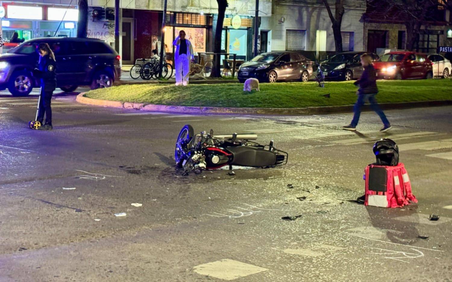 Impactante accidente a metros de Plaza Malvinas: un herido "grave" y complicaciones en tránsito