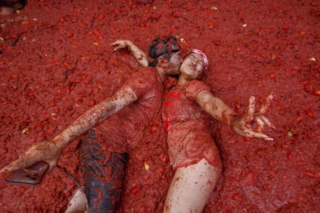 España: a puro tomatazo en una festiva tradición