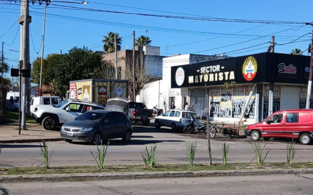 Afirman que es imposible transitar sin riesgo por el área de 44 y 140