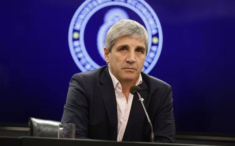 En medio de la tensión política, mercado contenido, pero con tasas que nadie sabe cómo se van a pagar