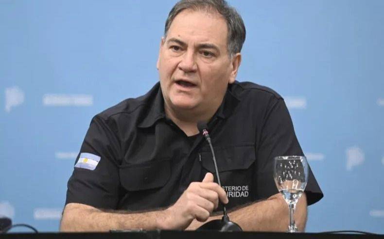 Javier Alonso, ministro de Seguridad bonaerense, habló del ataque a Milei: "No lo cuidaron"