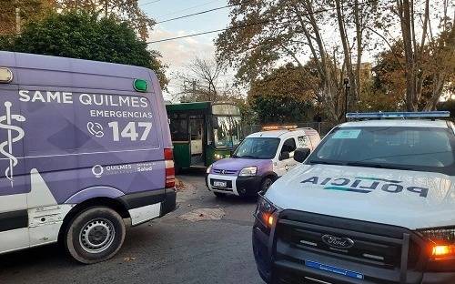 Una explosión de garrafa en Bernal Oeste causó un incendio y el derrumbe de una vivienda