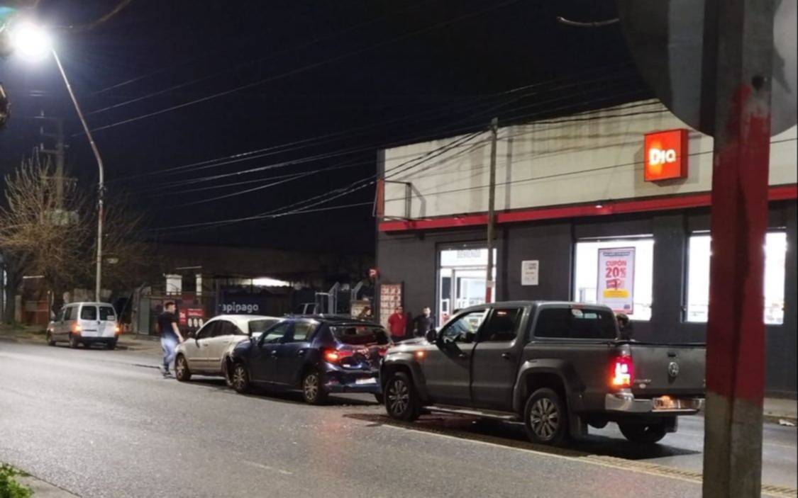 Triple choque en el límite entre La Plata y Ensenada: hay tres heridos