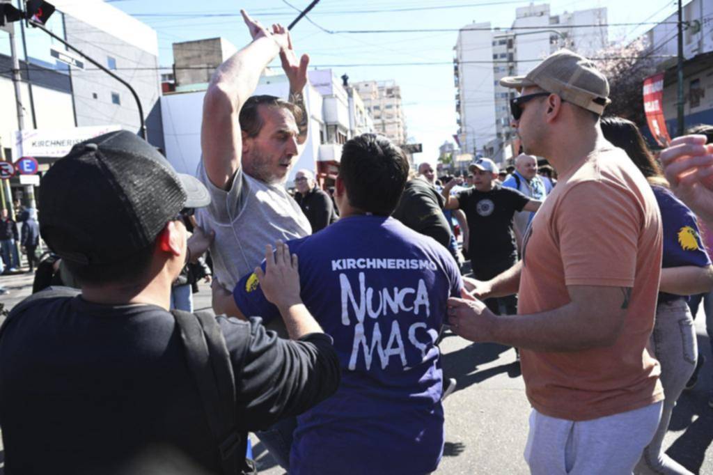 El Gobierno denunció a tres presuntos agresores
