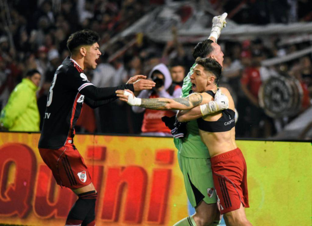 Clasificó River, otra vez gracias a los penales