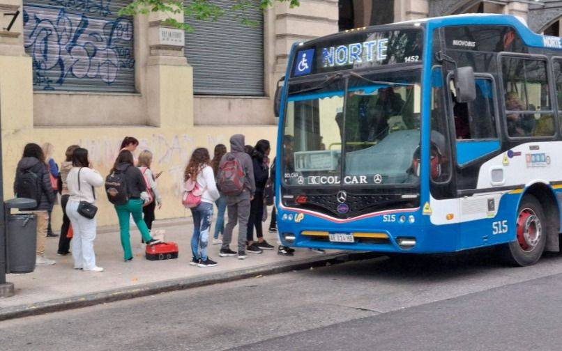 El lunes otra vez aumenta el boleto del micro en La Plata: los nuevos valores