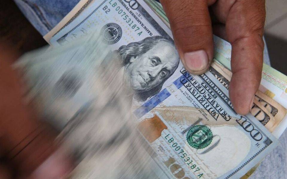 El dólar cerró agosto en $1.360 