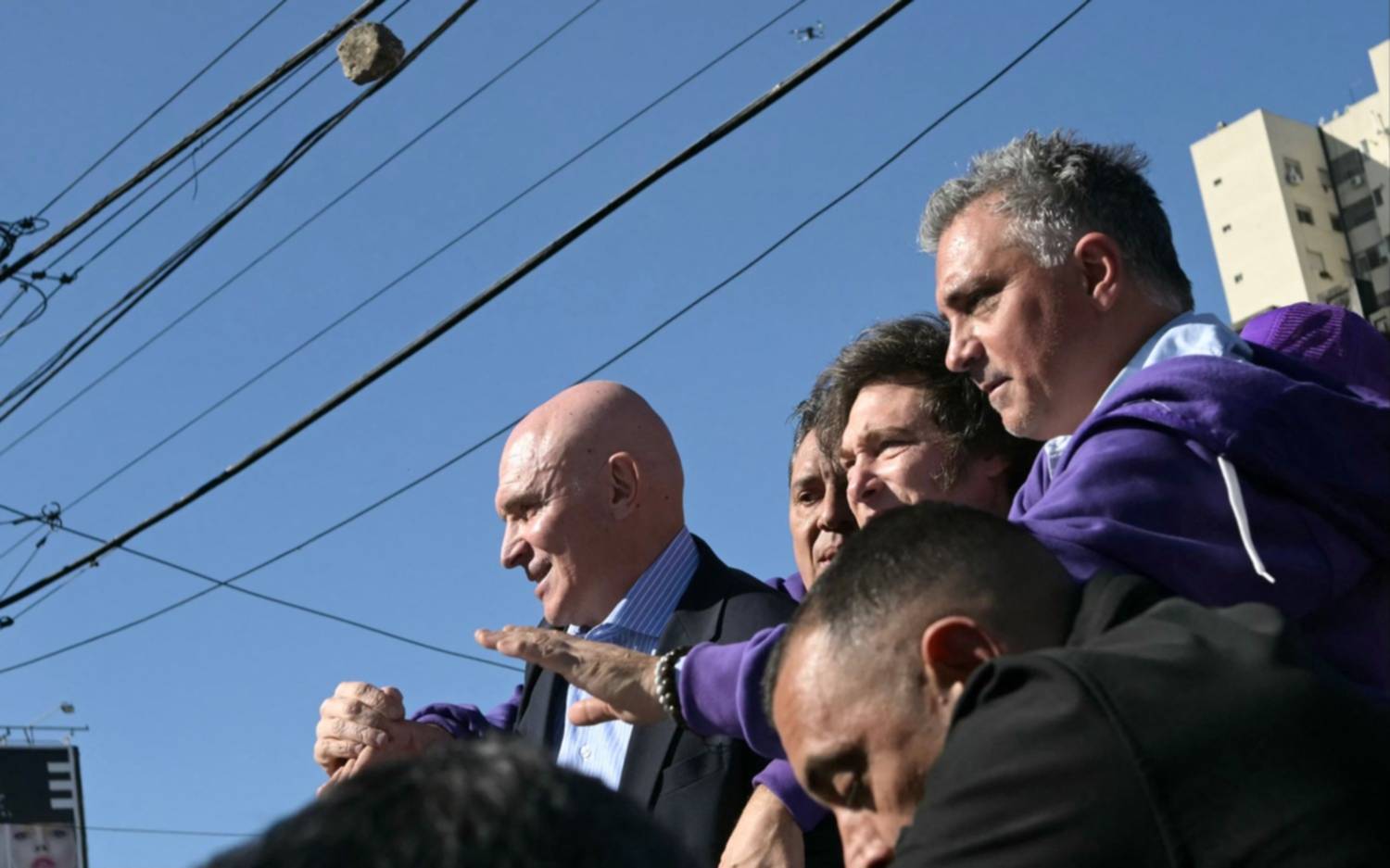 Cuando la sociedad se convierte en rehén de la violencia política