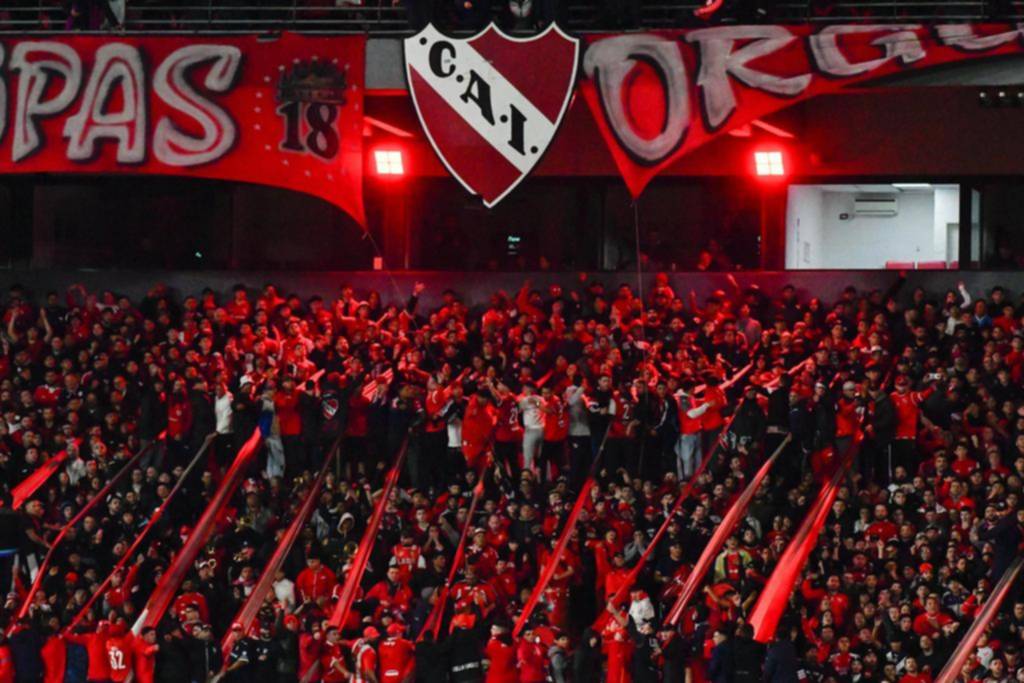 El líder de la barra del Rojo, con derecho de admisión