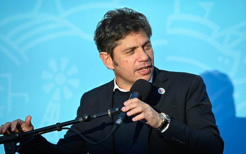 Kicillof, sin filtros contra Milei: "Estafa electoral", "falso doctor" y "payaso"