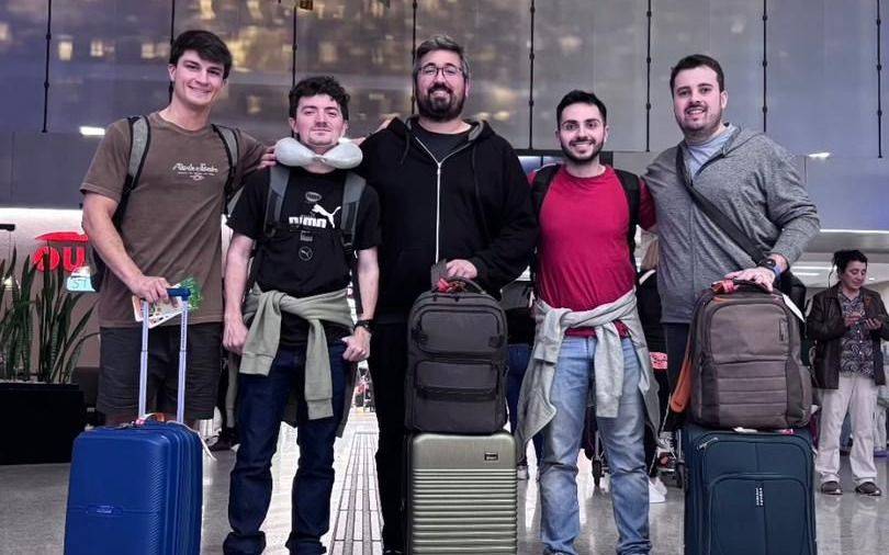 Orgullo platense: estudiantes de la UNLP ya están en Azerbaiyán para la final del Mundial de Computación