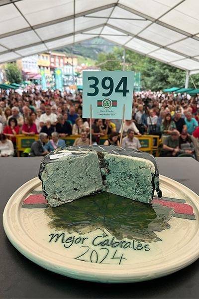¡Una ganga!: el queso más caro del mundo se vende por 42.232 dólares