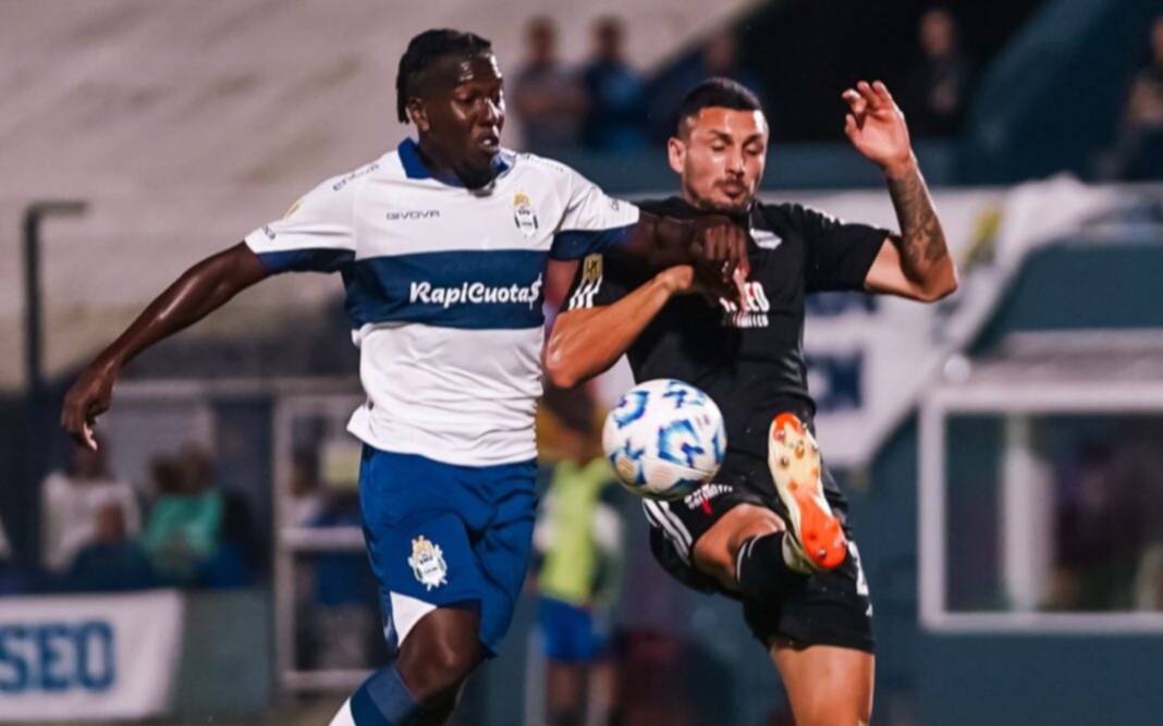 Gimnasia vs Atlético Tucumán.- Orfila mete mano en el equipo para recuperarse en el Bosque