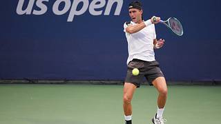 El platense Tomás Etcheverry debutó con una contundente victoria en el US Open