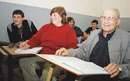 Tres generaciones de una familia en la misma aula