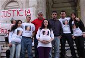 Emotivo acto en fiscalías por una joven que murió quemada