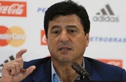 Passarella volvió a defender al Pelado Almeyda