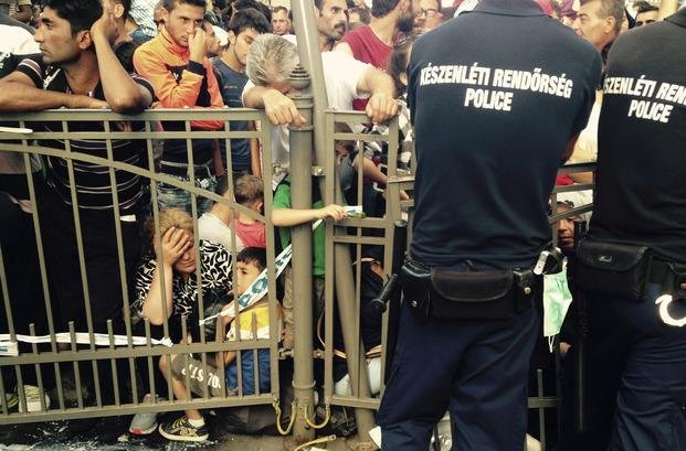 Budapest: no permitían seguir el viaje a centenares de refugiados