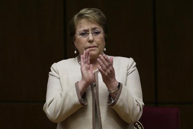 Bachelet alcanza un nivel de desaprobación récord de 72%